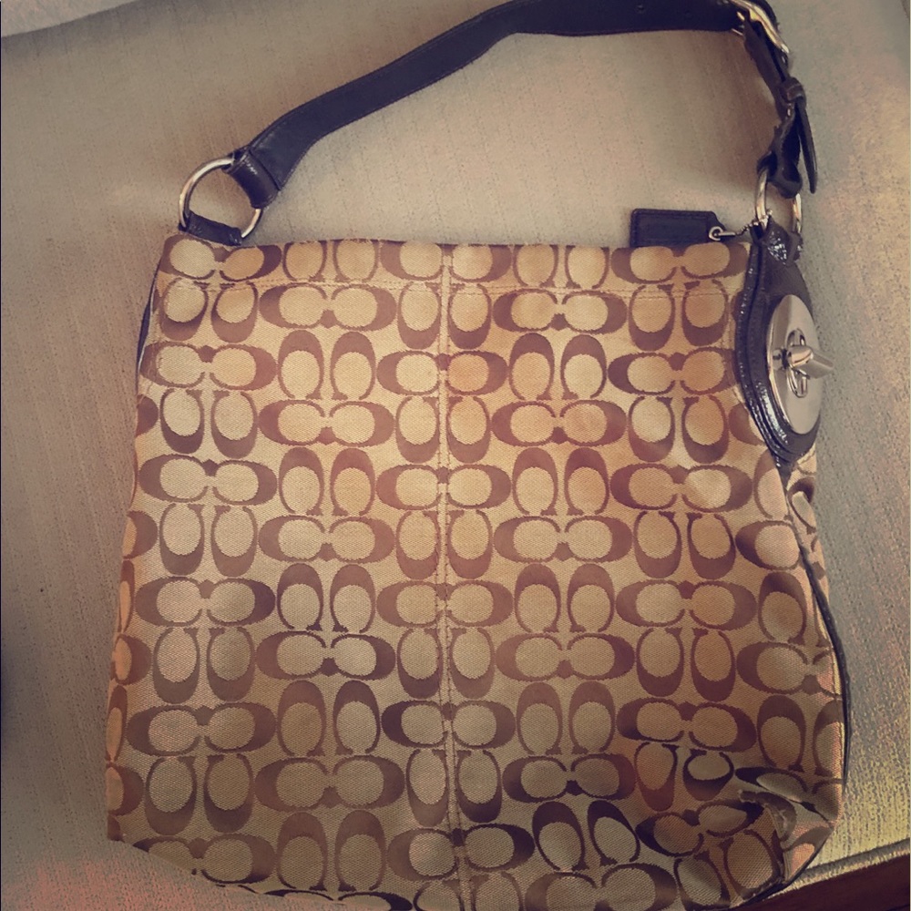 Coach Signature Shoulder Bag